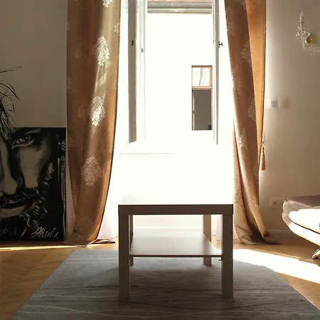 Paul's Palace - Absolute Center! Appartamento