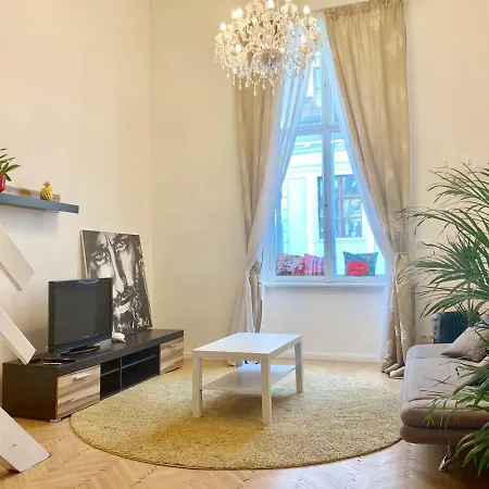 Paul's Palace - Absolute Center!